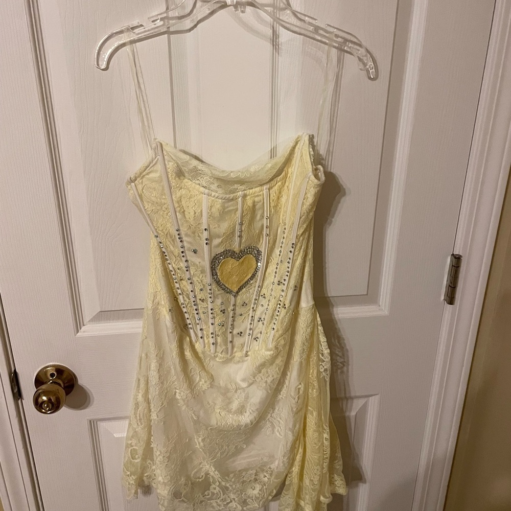 XL Yellow Lace Corset Dress with Heart Detail